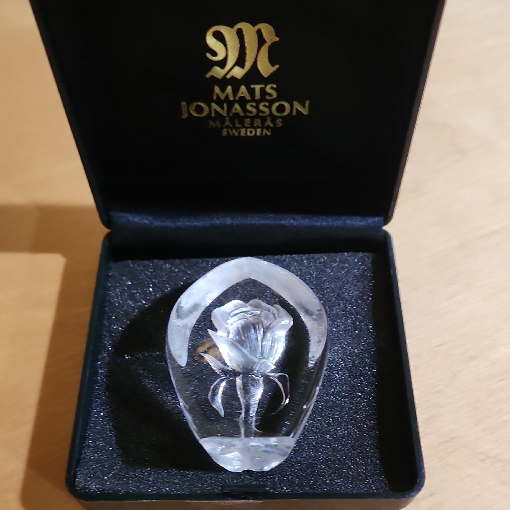 Mats Jonasson Glass Rose Sculpture Paperweight